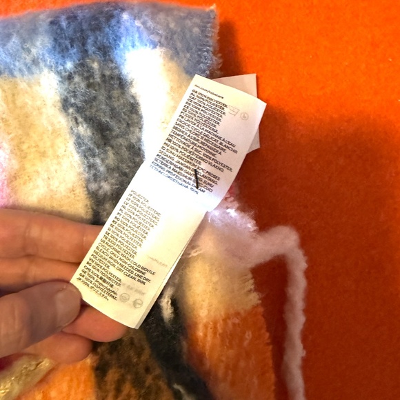 H&M colorful oversized fluffy checkered plaid mohair like soft scarf NWT - Picture 8 of 8